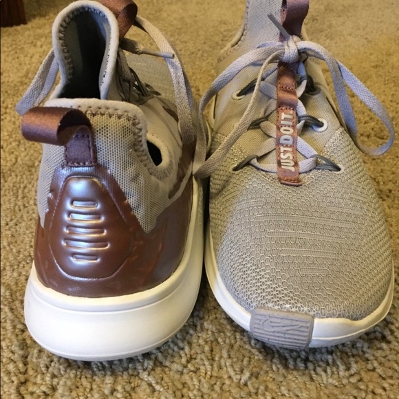 Women’s Nike size 10 - Picture 4 of 4